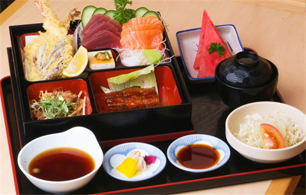吃一顿日本料理多少钱,日本料理店加盟哪个好